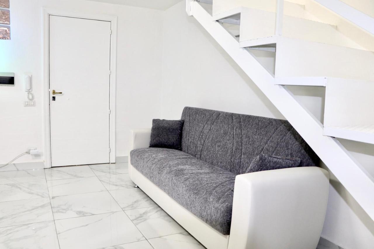 House Relax Apartment Centro Di Napoli Eksteriør billede