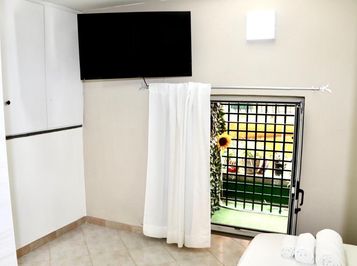 House Relax Apartment Centro Di Napoli Eksteriør billede