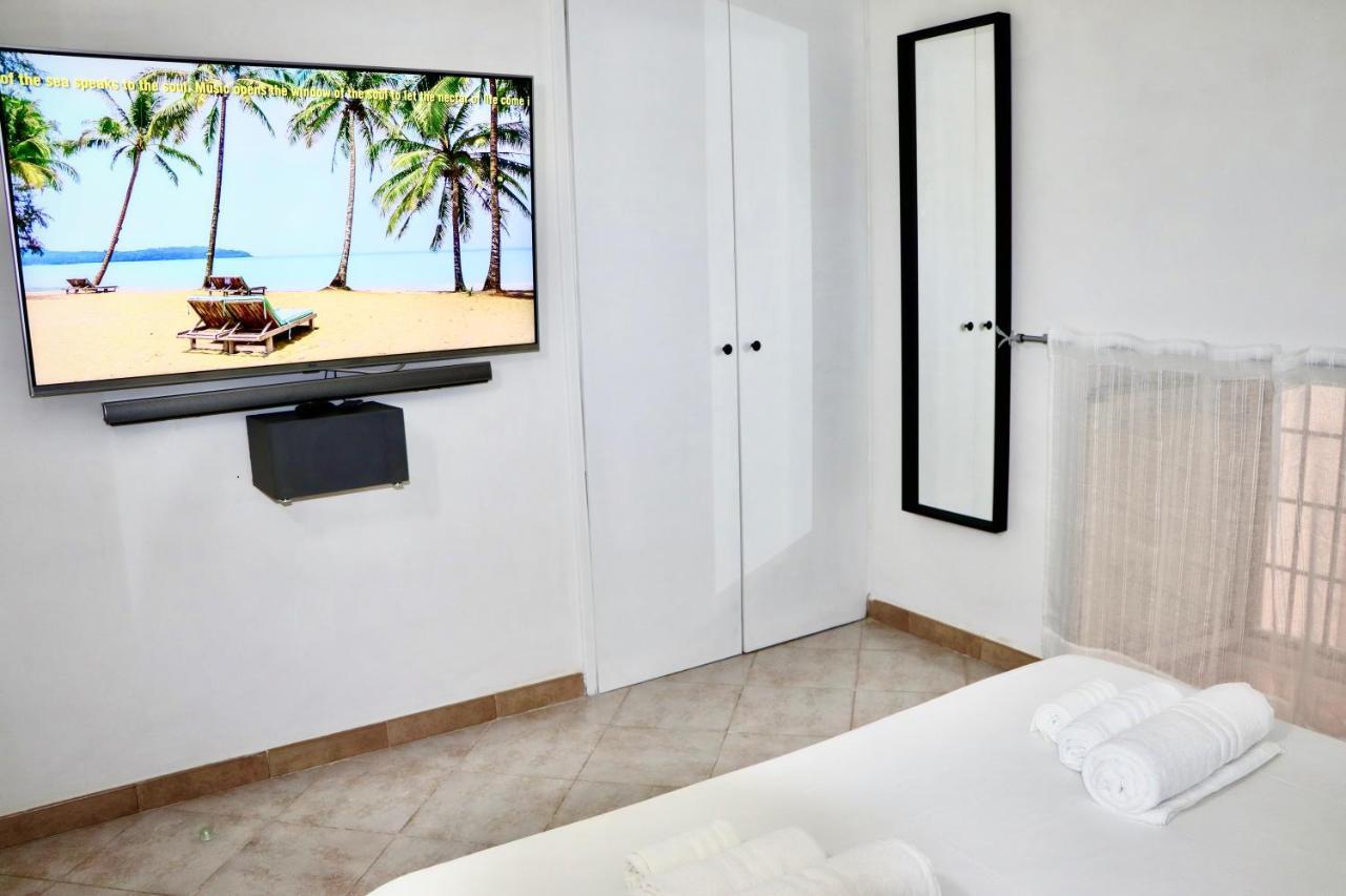 House Relax Apartment Centro Di Napoli Eksteriør billede