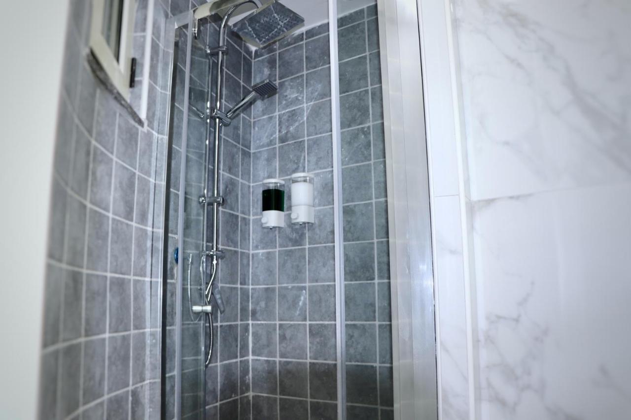 House Relax Apartment Centro Di Napoli Eksteriør billede
