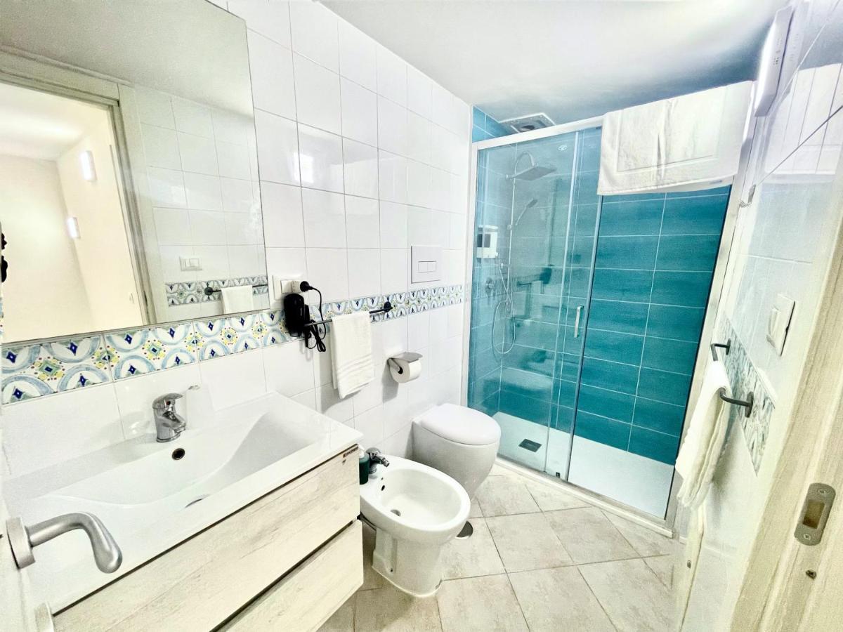 House Relax Apartment Centro Di Napoli Eksteriør billede